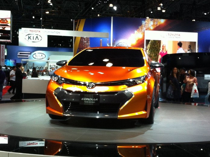 Selling_car_Gold Toyota Corolla 1- 2013 Ny Auto Show