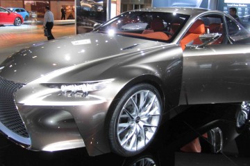 2012-LA-Auto-Show-Silver Lexus LF-CC