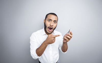 Mobile-Apps-For-Latino-Men-public-wifi_phone_upgrade