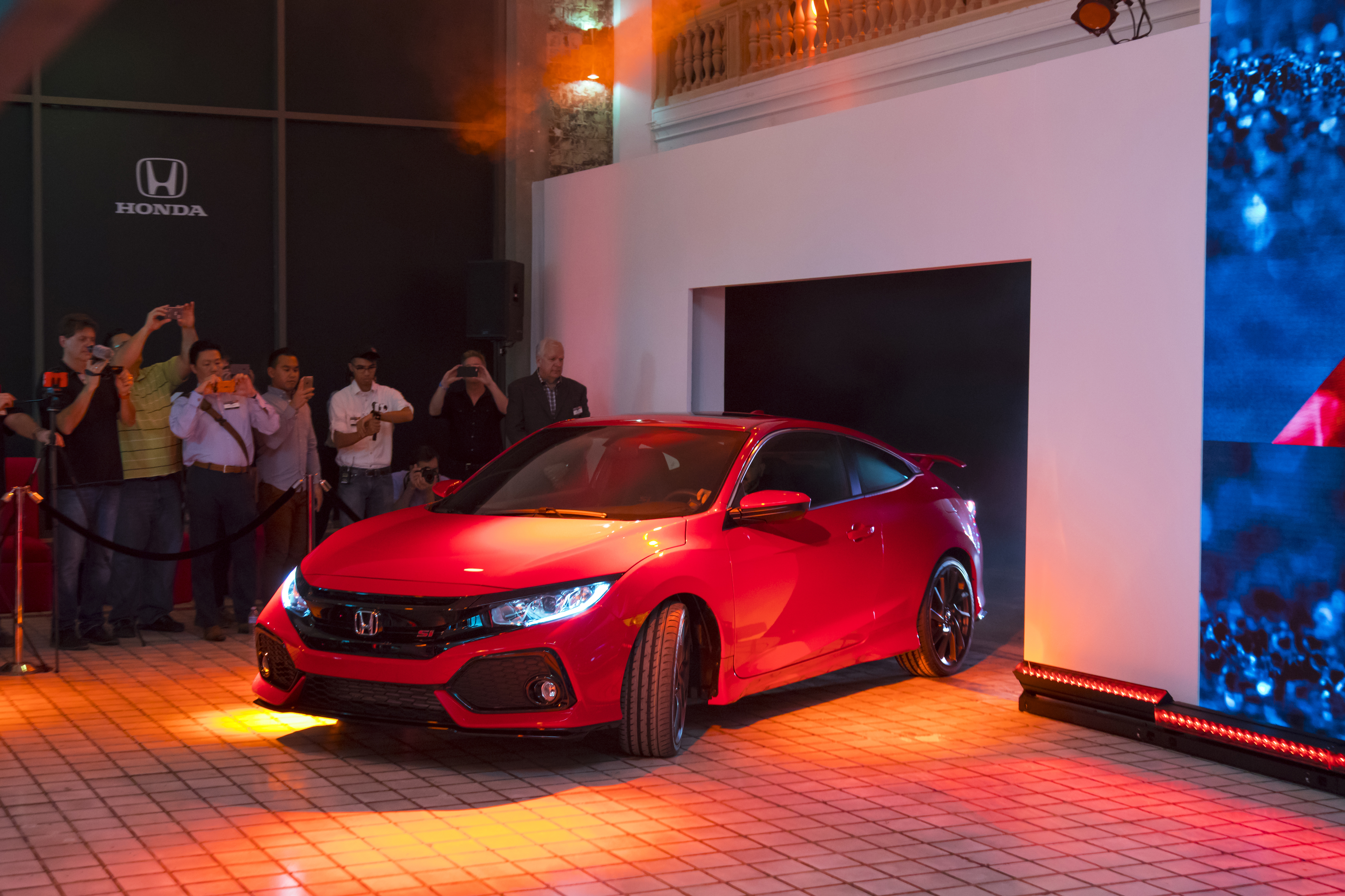 The Civic Si Prototype is revealed in Los Angeles on November 15, 2016.