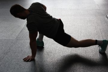 perfect-workout-man-doing-pushup-209969